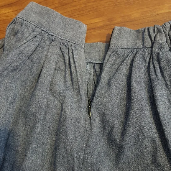 3/ $25  American Apparel denim chambray skater skirt XS - Picture 5 of 8